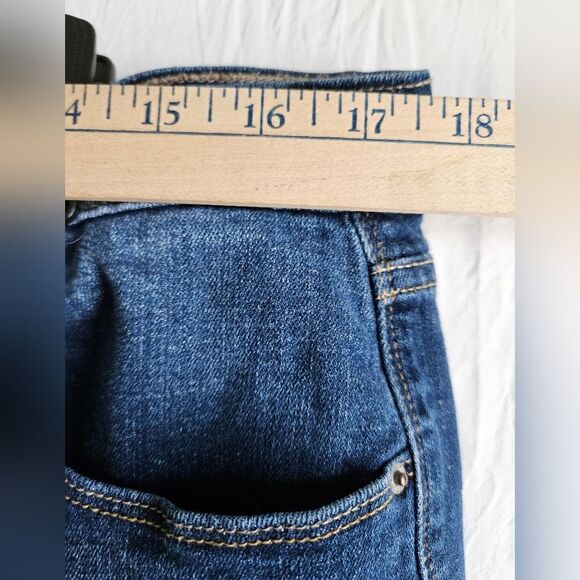 Levi's Jeans Women 16 (35x29) 515 Boot Cut Mid Rise Pockets Blue Casual Western - Picture 6 of 9